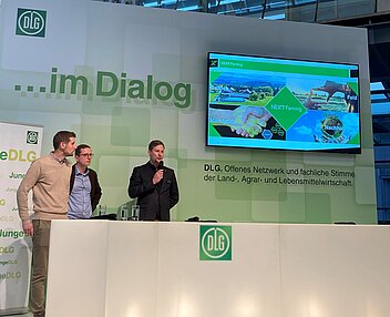 Vortrag eines NEXT Farming Mitarbeiters beim Young Farmers Day