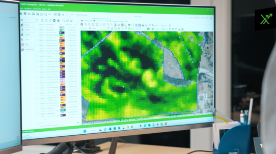 Computerbildschirm, auf dem die Software NEXT Farming Pro zu erkennen ist