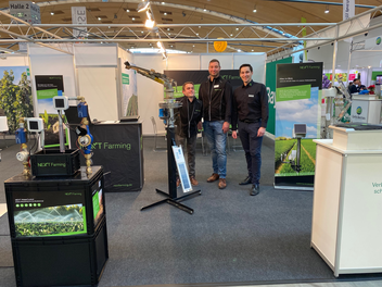 NEXT Farming Stand mit 3 NEXT Farming Mitarbeitern auf der Messe ExpoSE und ExpoDirekt
