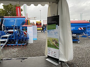NEXT Farming Stand beim LWH mit Lemken-Technik im Hintergrund