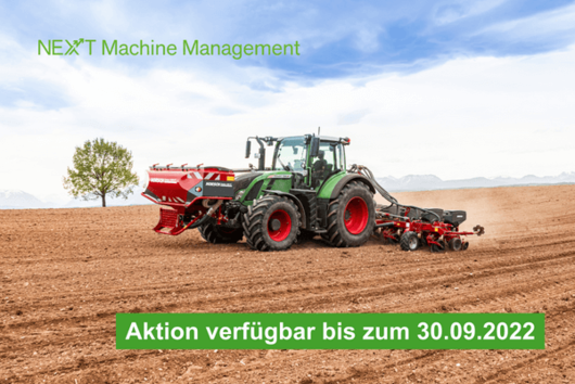 Fendt-Traktor fährt über ein Feld