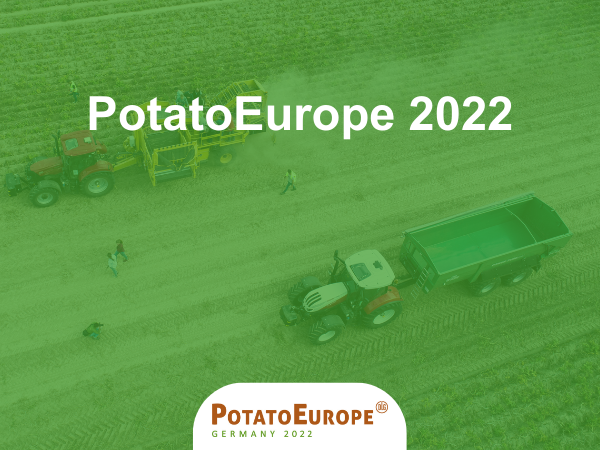 Ernte aus der Vogelperspektive mit der Aufschrift "PotatoEurope 2022"
